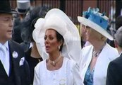 La reina Isabel II preside el inicio de las carreras de Ascot