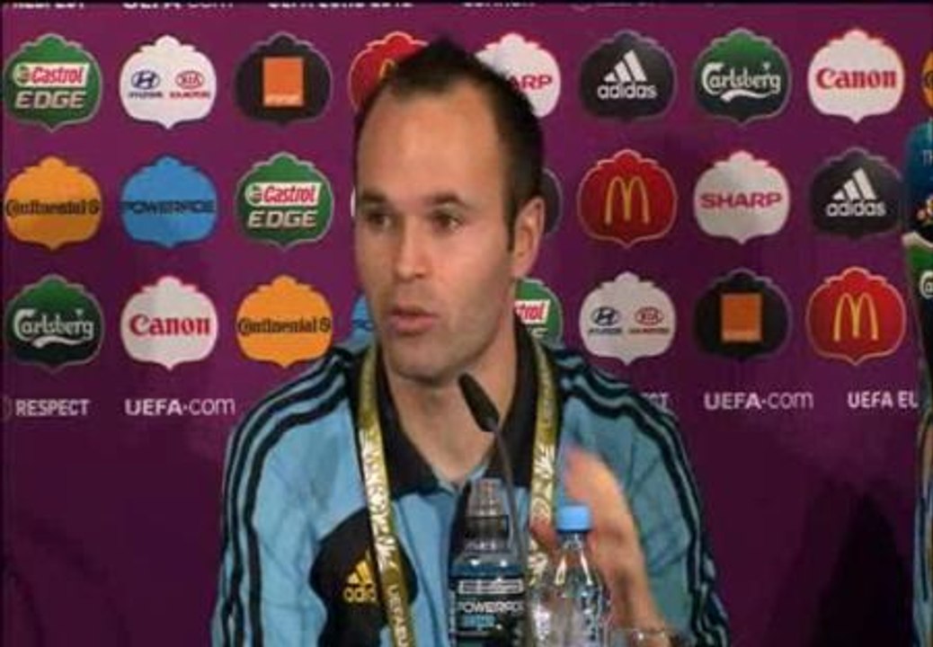 Iniesta: "Estamos felices de poder estar en la siguiente ronda"