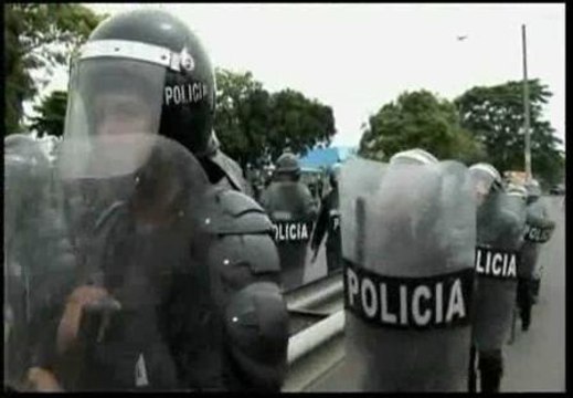 Militares contra policías