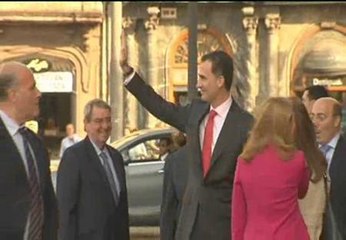 El Príncipe pide a los jóvenes protagonismo en la salida de la crisis