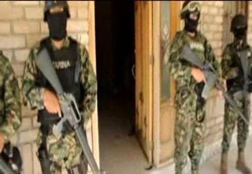 Localizan un taller clandestino de uniformes militares