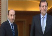 Rajoy recibe a Rubalcaba en La Moncloa
