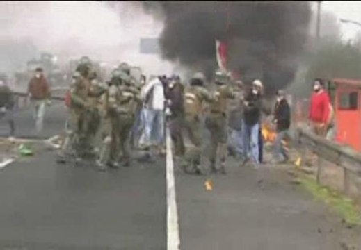 Agricultores chilenos protestan contra el uso de Endesa del agua de la Laguna del río Maule