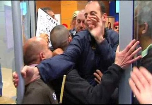 En España hay 22.000 millones de euros de 700.000 ahorradores atrapados en las preferentes