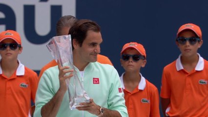 Miami - Federer remporte son 101e titre en corrigeant Isner