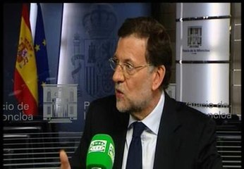 下载视频: Rajoy inyectaría dinero público a los bancos para salvar al sistema financiero español