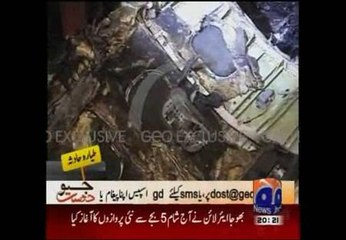 Tải video: Al menos 127 personas mueren en un accidente de avión en la capital de Pakistán