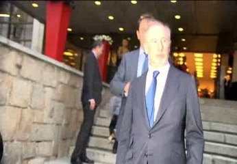 Rato envía un mensaje tranquilizador a clientes e inversores de Bankia