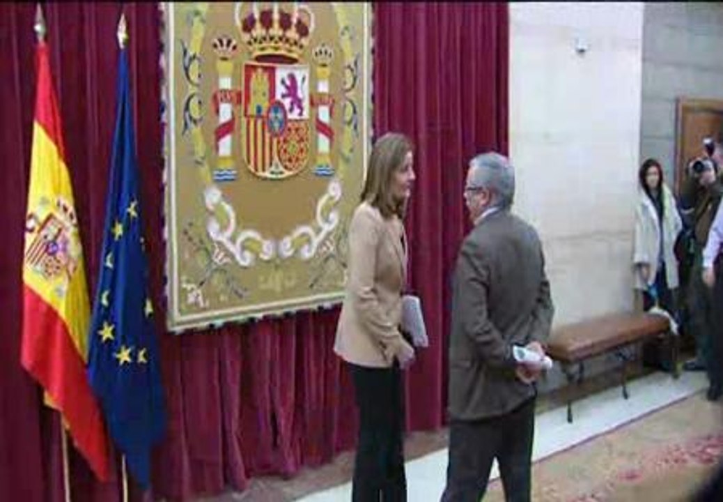 Báñez recibe a los sindicatos después de la huelga general del 29M