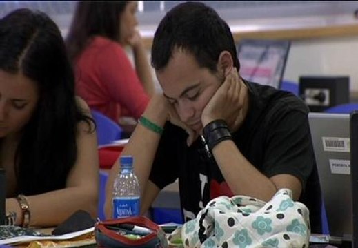 El gobierno quiere endurecer los criterios para acceder a becas universitarias