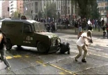 Download Video: Los estudiantes chilenos vuelven a tomar las calles para pedir una educación gratuita y de calidad