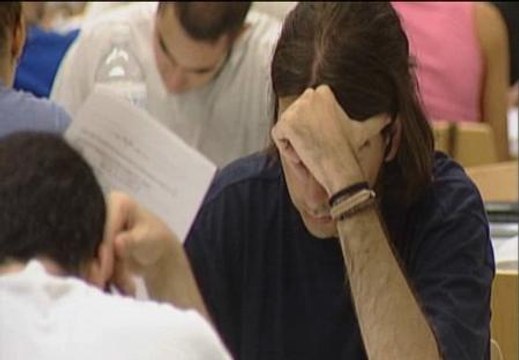 Eduación estudia una subida de la nota para acceder a las becas universitarias