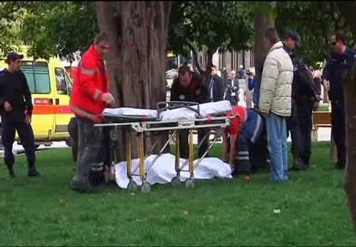 Un hombre se suicida de un disparo en la cabeza en Atenas