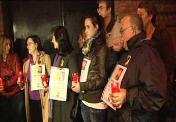 Afectados por el robo de bebés pasan la noche frente al convento de sor María