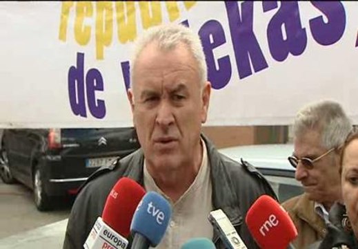 Cayo Lara critica el viaje de cacería del Rey en tiempos de crisis