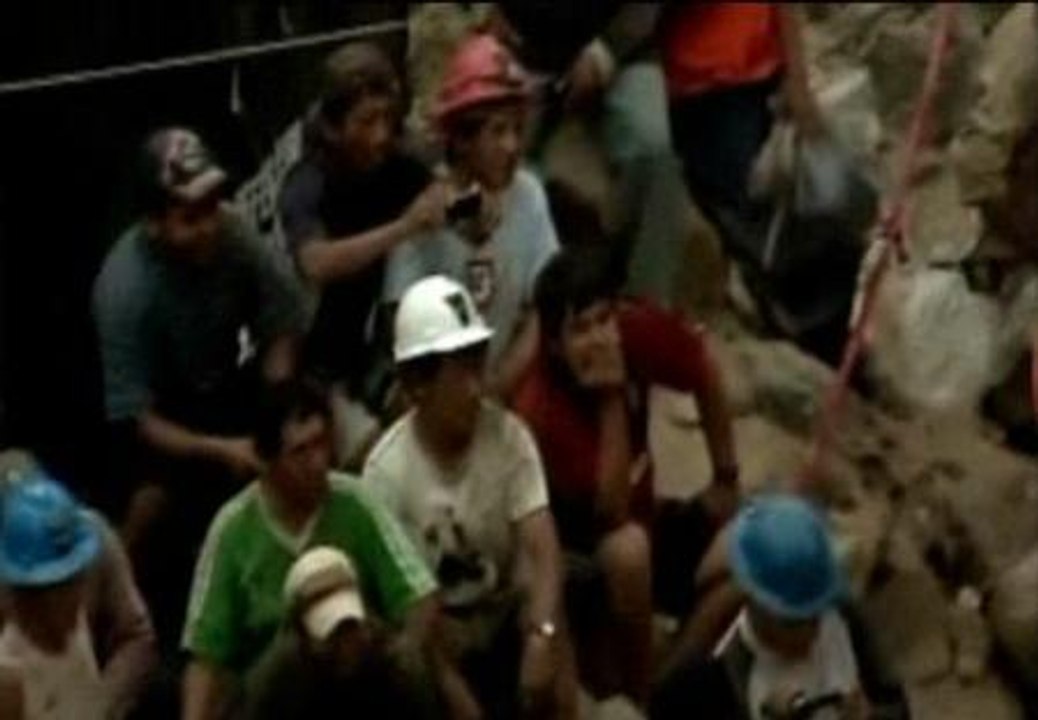 En busca de los mineros atrapados