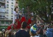 Miles de personas presencian en las calles de Málaga el traslado de Jesús Cautivo.