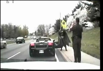 La Policía de Maryland detiene a Batman por no llevar en regla su Lamborgini