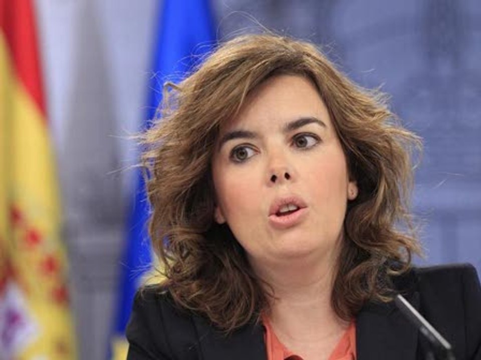 Gobierno no subirá IVA y recortará gasto ministerios