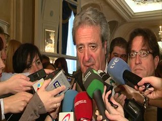 CC.OO y UGT creen que Aguirre "se queda antigua"