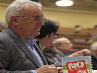 IU invita a los diputados a hacer huelga