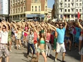 Flashmob en Callao para recibir al buen tiempo