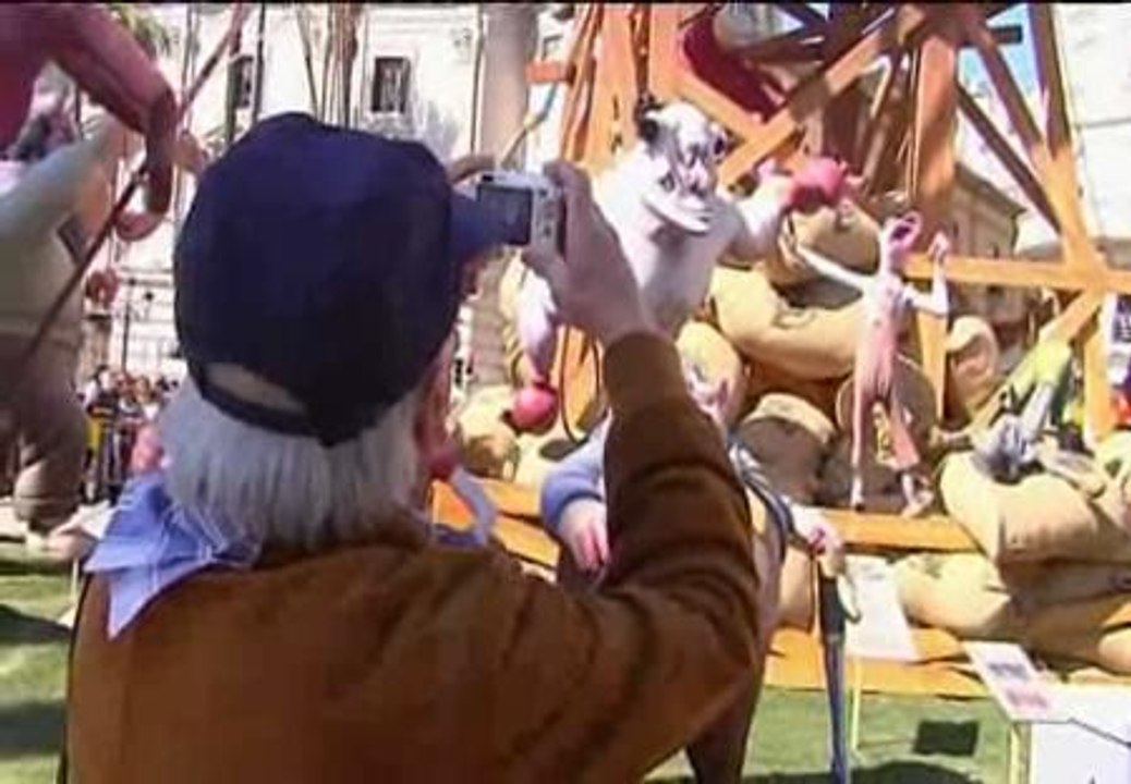 "We love Las Fallas"