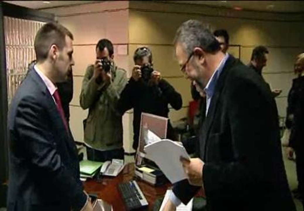 Los sindicatos inician los trámites para la huelga general