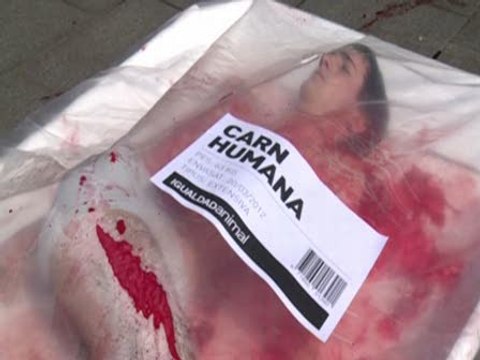 Activistas protestan en el Día Mundial Sin Carne