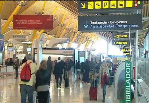 Los pilotos desconvocan los paros y designan un mediador en el conflicto de Iberia Express