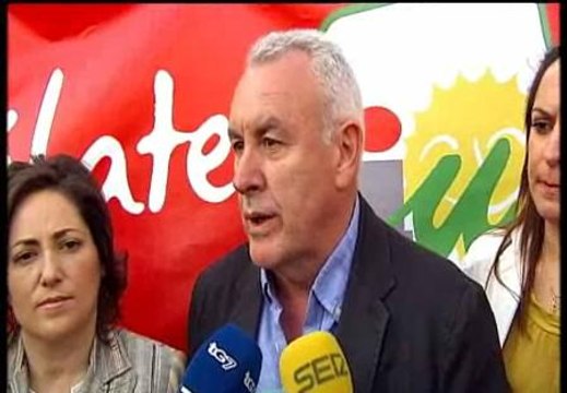 Cayo Lara señala la falta de cortesía y de piedad de Rajoy con los trabajadores