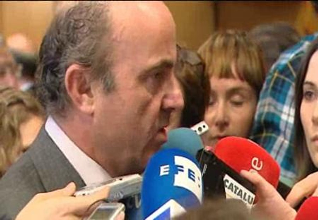 El Gobierno intenta convencer a Bruselas para que le baje el objetivo de déficit