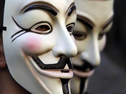 Dos miembros de Anonymous ingresan en prisión