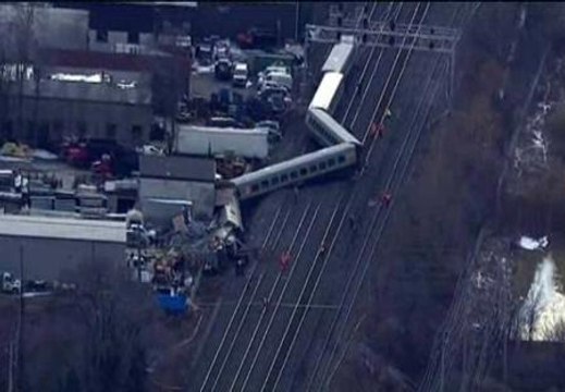 Descarrila un tren en Canadá y deja al menos tres muertos