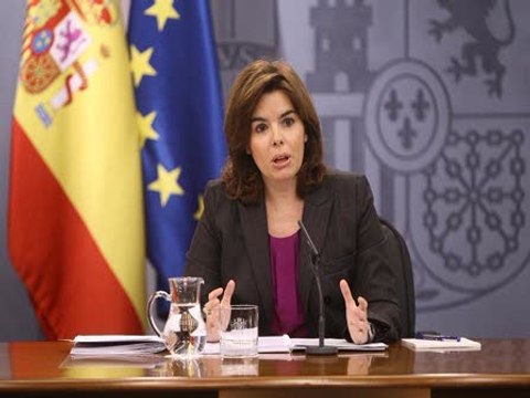 El Gobierno baja los sueldos de los directivos