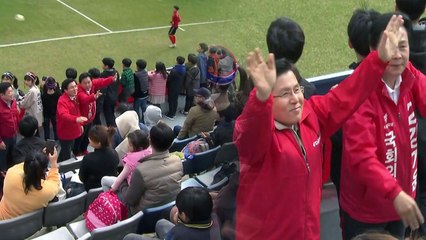 황교안, 축구장 안에서 선거운동...경남FC 중징계 불가피 / YTN