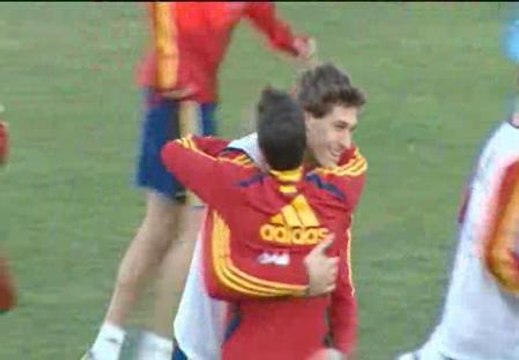 La Roja deja espacio para el buen rollo durante el entrenamiento