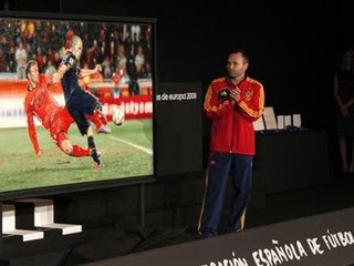 Iniesta da el salto a la gran pantalla