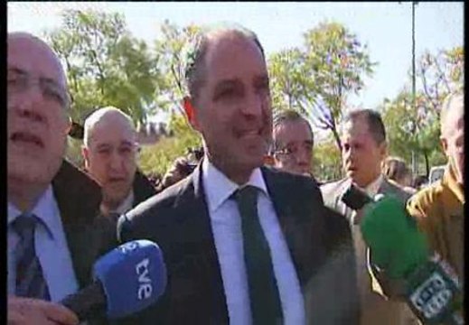 Camps, abucheado en la universidad antes de presentar su tesis