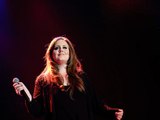 Adele triunfa en los Grammy acaparando seis premios