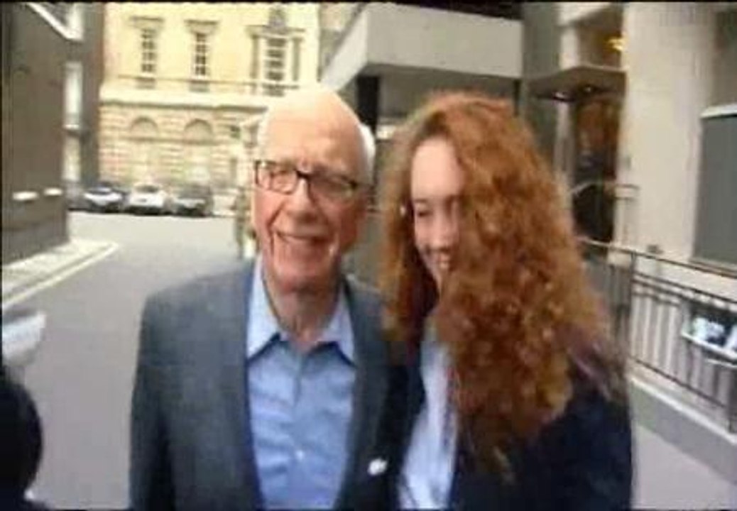 Detenidos cinco periodistas de "The Sun" sospechosos de sobornar a policías