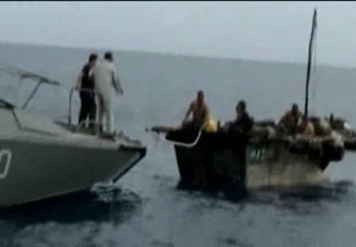 Los cubanos vuelven a intentar llegar a Florida subidos a una balsa