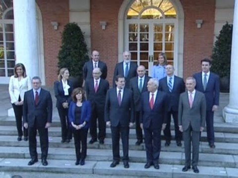 El PP pierde dos puntos en enero según el CIS