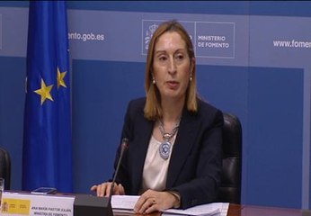 Fomento suspende la privatización de Barajas y El Prat