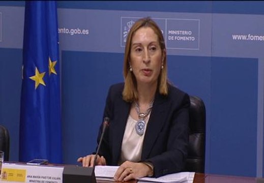 Fomento suspende la privatización de Barajas y El Prat