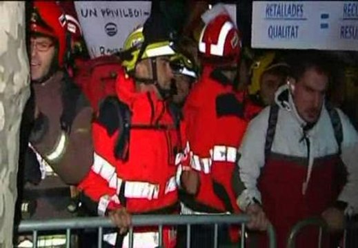 Miles de funcionarios salen a la calle en Barcelona contra los recortes