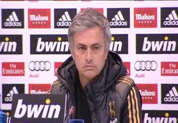 Mourinho, escueto y a la defensiva en la rueda de prensa