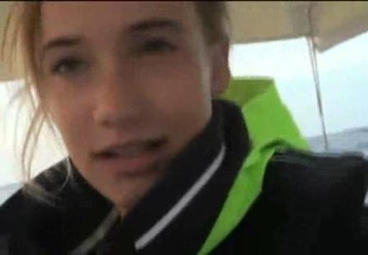 Una adolescente de 16 años da la primera vuelta al mundo a vela en solitario