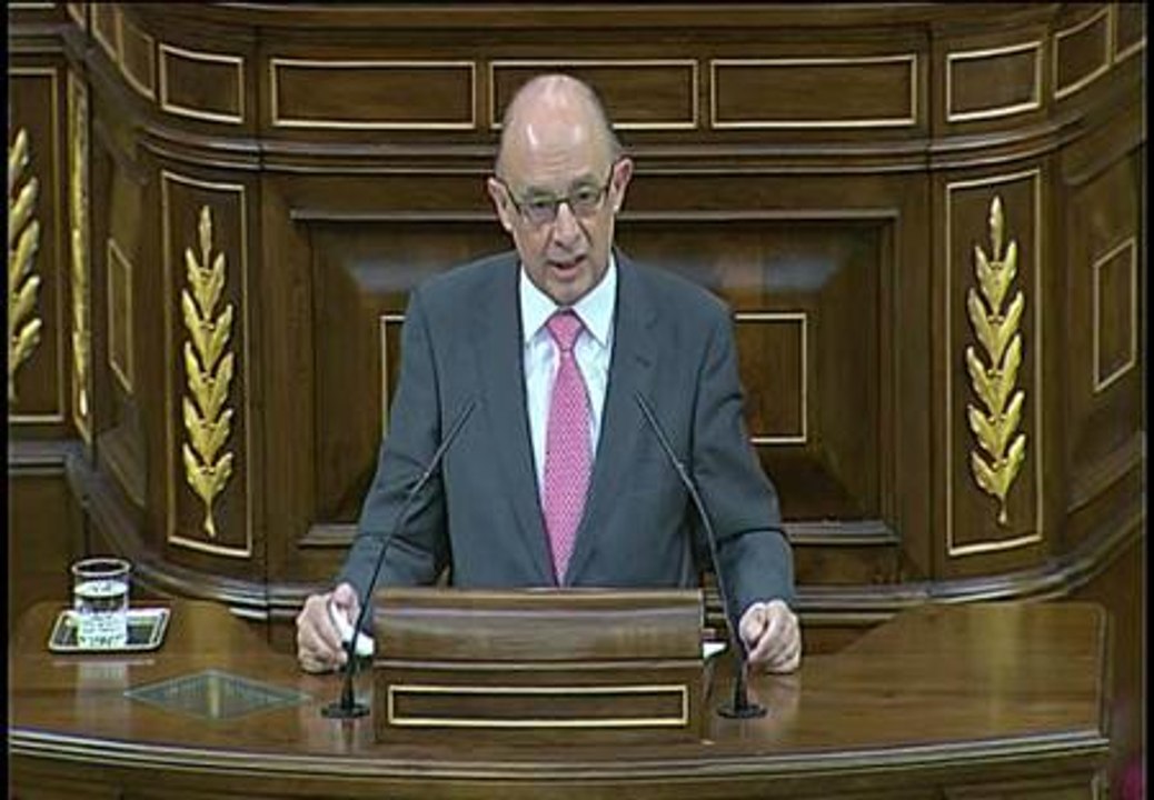 Montoro: "El problema ha sido hacer frente a ese agujero de 20.000 millones de euros"