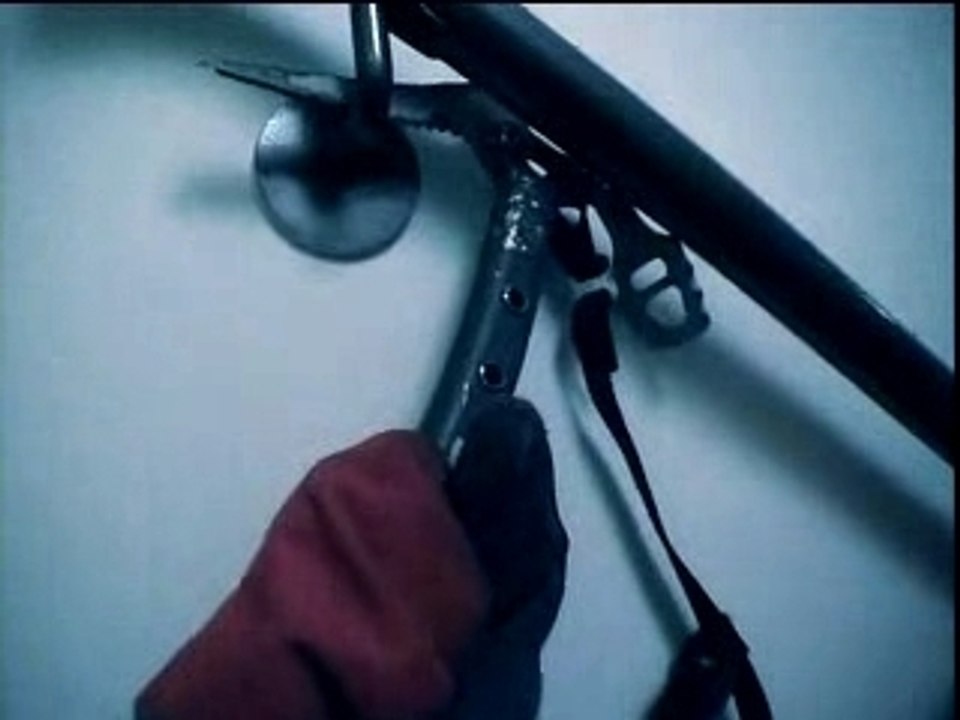 GREEN_THING_touching_the_stairs